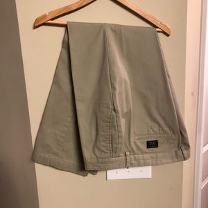 Men’s Banana Republic beige chinos